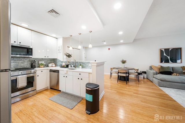 358 Rector Street 406, Perth Amboy, NJ 08861