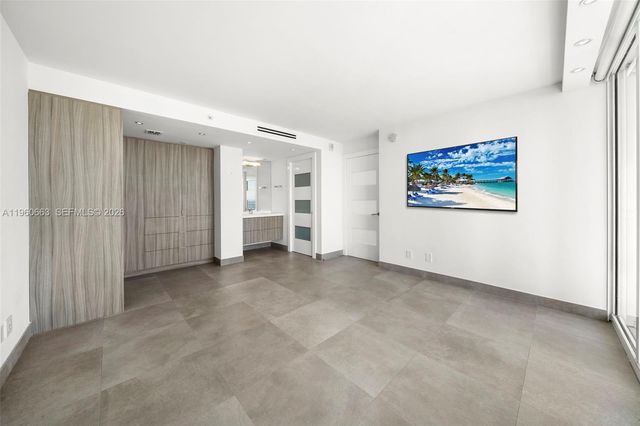 400 S Pointe Dr 2006, Miami Beach, FL 33139