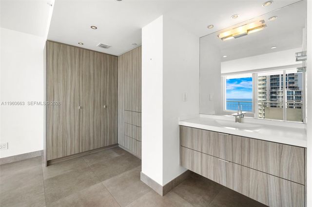 400 S Pointe Dr 2006, Miami Beach, FL 33139