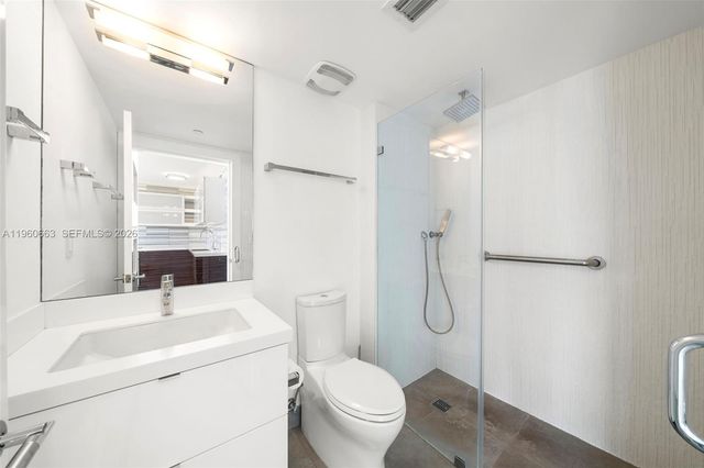 400 S Pointe Dr 2006, Miami Beach, FL 33139