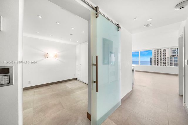 400 S Pointe Dr 2006, Miami Beach, FL 33139