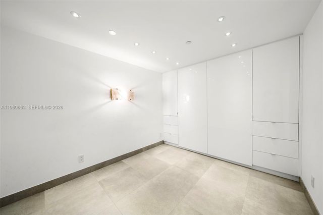 400 S Pointe Dr 2006, Miami Beach, FL 33139