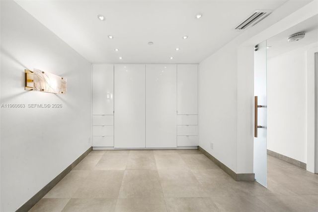 400 S Pointe Dr 2006, Miami Beach, FL 33139