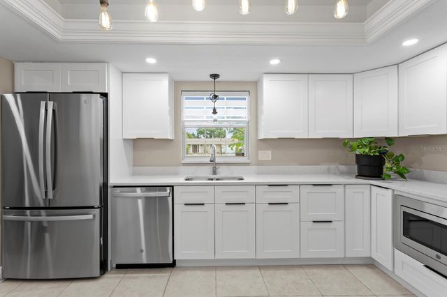 8407 GRANITE PLACE, Tampa, FL 33615