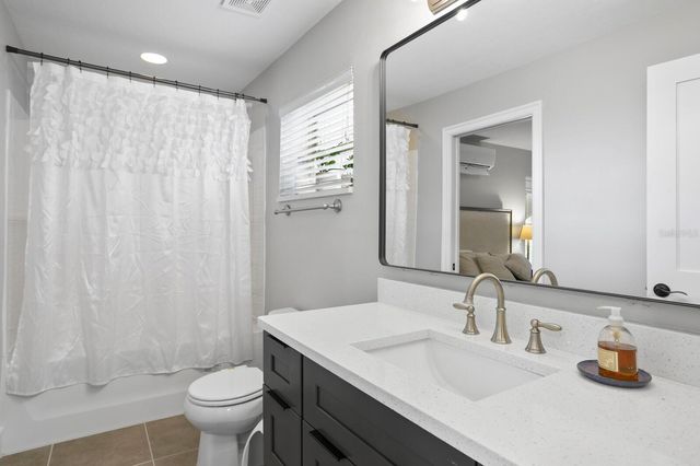 8407 GRANITE PLACE, Tampa, FL 33615