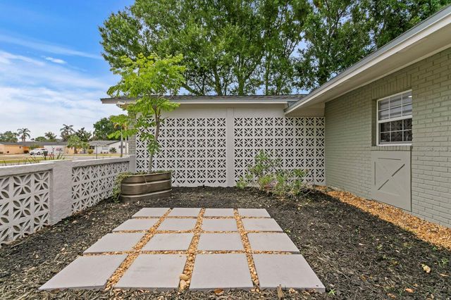 8407 GRANITE PLACE, Tampa, FL 33615