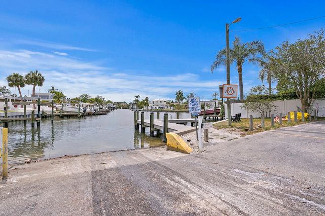 8407 GRANITE PLACE, Tampa, FL 33615