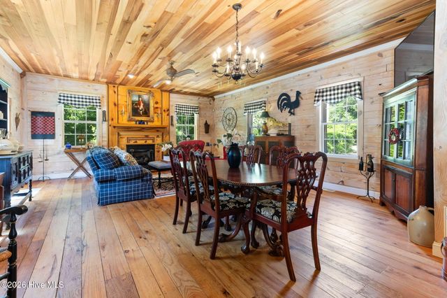 121 Dolphin Lane, Sneads Ferry, NC 28460