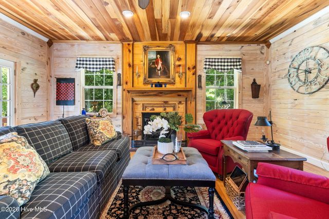 121 Dolphin Lane, Sneads Ferry, NC 28460