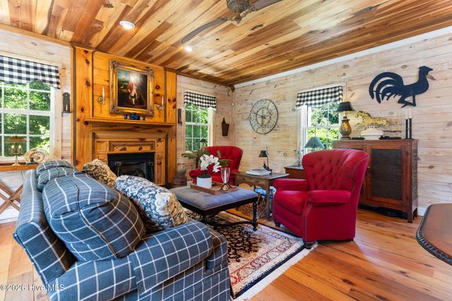 121 Dolphin Lane, Sneads Ferry, NC 28460