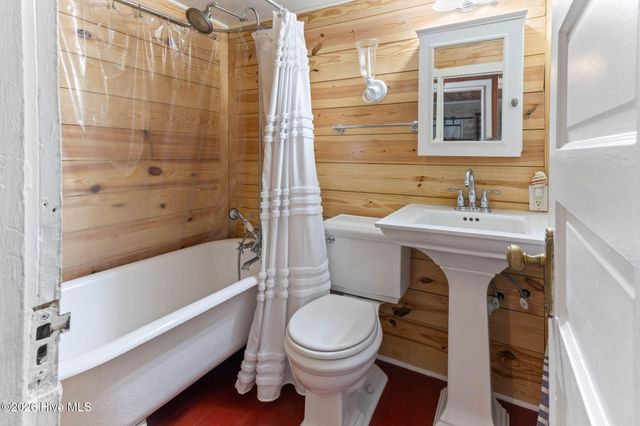 121 Dolphin Lane, Sneads Ferry, NC 28460