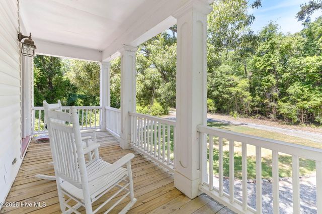 121 Dolphin Lane, Sneads Ferry, NC 28460