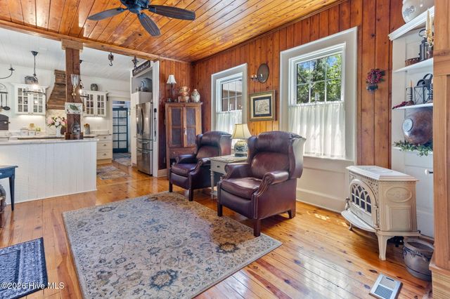 121 Dolphin Lane, Sneads Ferry, NC 28460