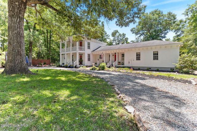 121 Dolphin Lane, Sneads Ferry, NC 28460