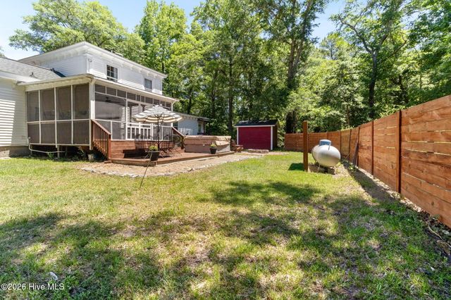 121 Dolphin Lane, Sneads Ferry, NC 28460