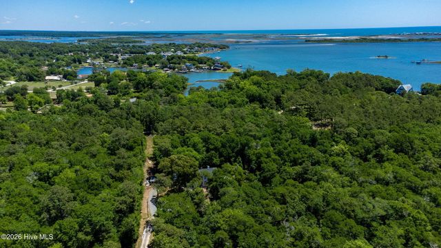 121 Dolphin Lane, Sneads Ferry, NC 28460