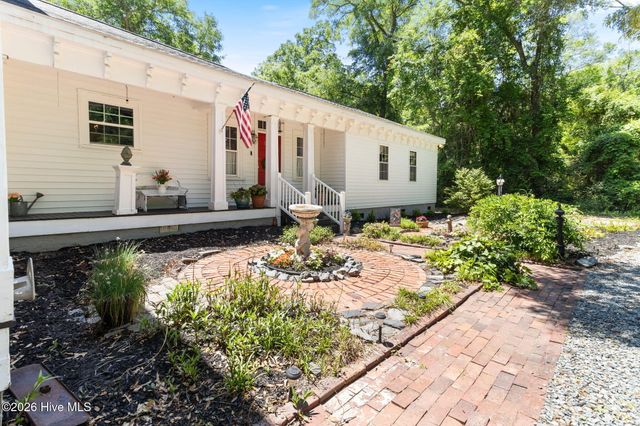 121 Dolphin Lane, Sneads Ferry, NC 28460