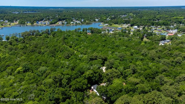 121 Dolphin Lane, Sneads Ferry, NC 28460