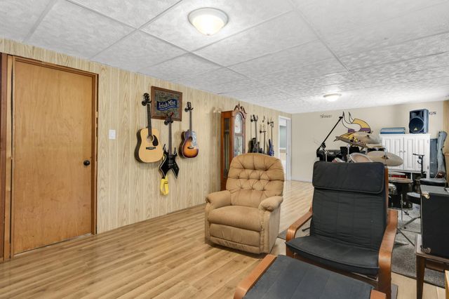 3909 81st Avenue N, Brooklyn Park, MN 55443