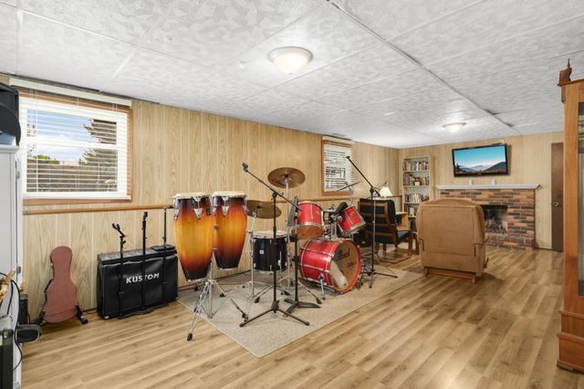 3909 81st Avenue N, Brooklyn Park, MN 55443