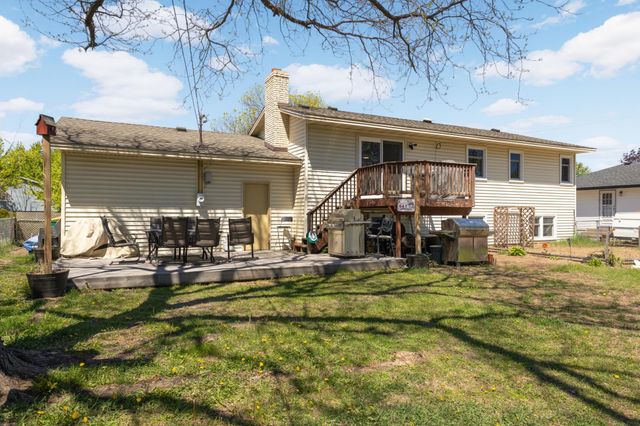 3909 81st Avenue N, Brooklyn Park, MN 55443