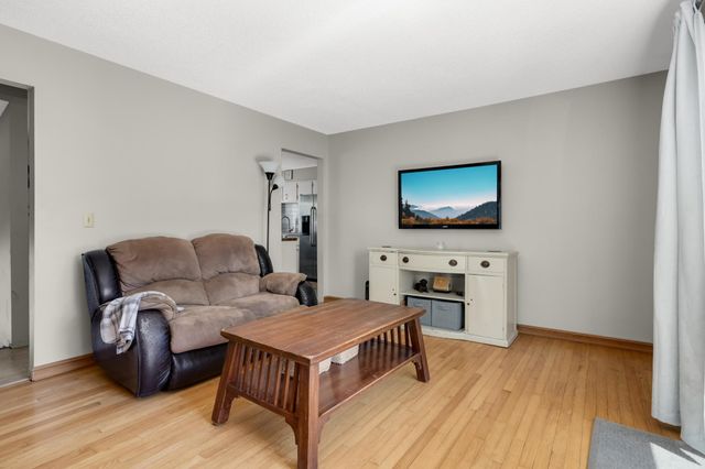 3909 81st Avenue N, Brooklyn Park, MN 55443