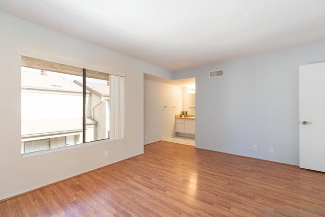 3286 Caminito Eastbluff 114, La Jolla, CA 92037