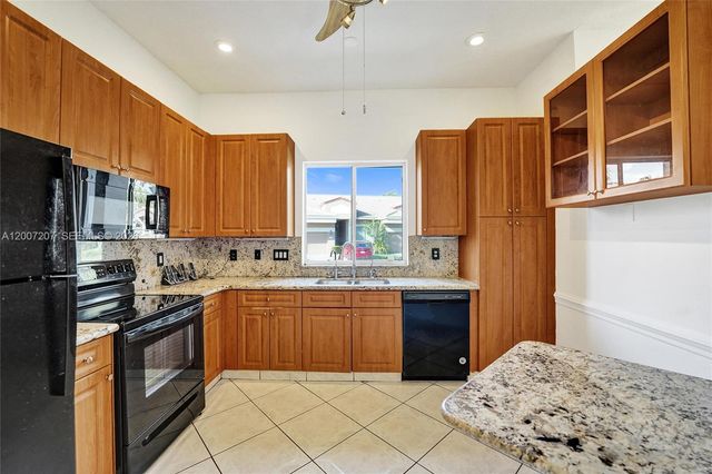 10131 Lombardy Dr, Tamarac, FL 33321