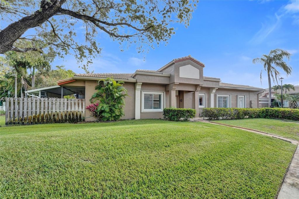 10131 Lombardy Dr, Tamarac, FL 33321