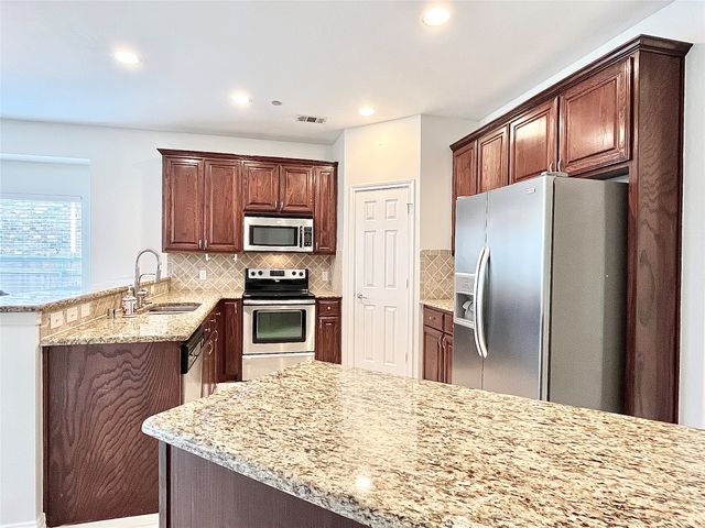 2204 Paige Court, Carrollton, TX 75006