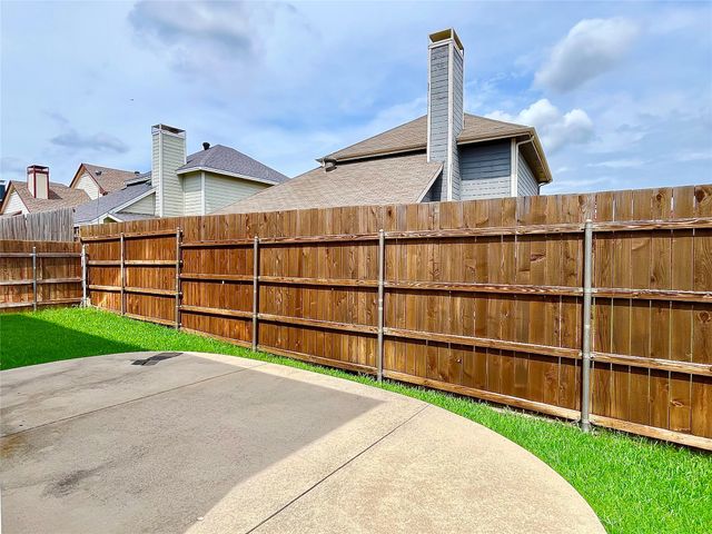2204 Paige Court, Carrollton, TX 75006