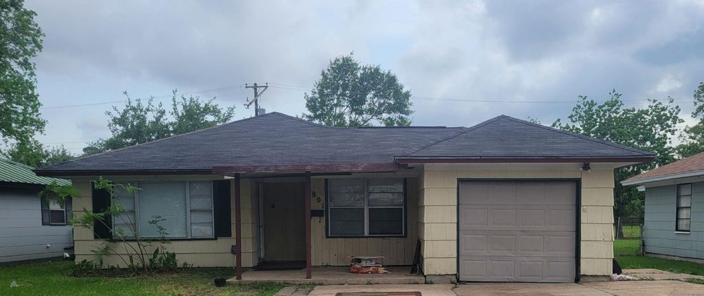 3801 Woodrow Drive, Port Arthur, TX 77642