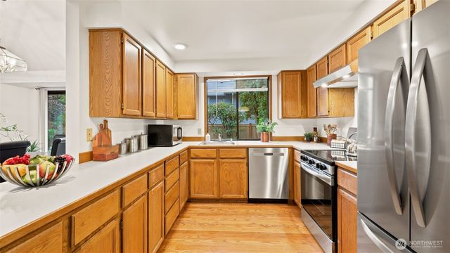 24243 SE 43RD Court, Sammamish, WA 98029