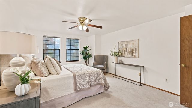 24243 SE 43RD Court, Sammamish, WA 98029