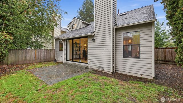 24243 SE 43RD Court, Sammamish, WA 98029