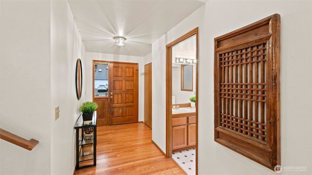 24243 SE 43RD Court, Sammamish, WA 98029