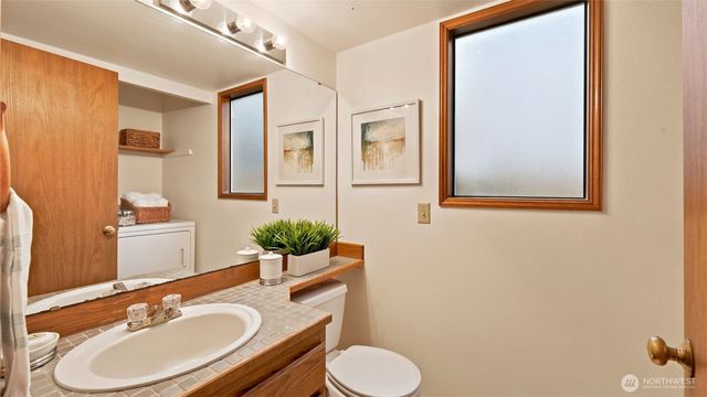 24243 SE 43RD Court, Sammamish, WA 98029