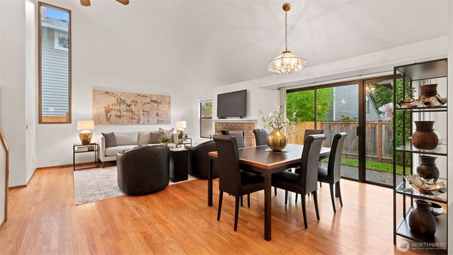 24243 SE 43RD Court, Sammamish, WA 98029