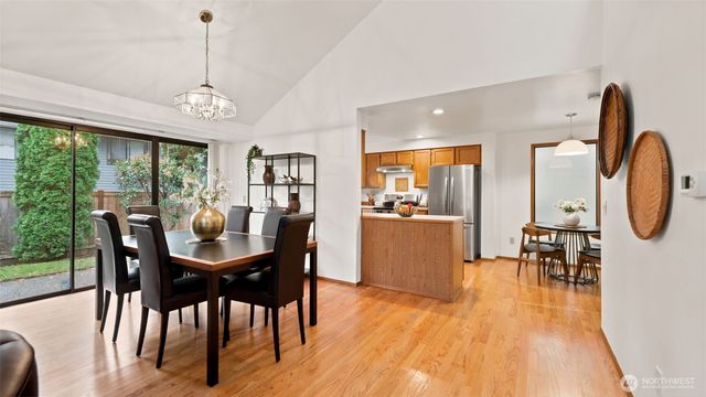 24243 SE 43RD Court, Sammamish, WA 98029