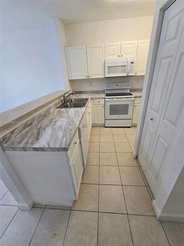 1575 NE 33rd Ave 104-9, Homestead, FL 33033