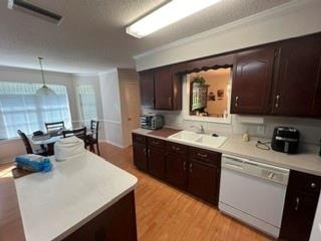 590 Lakeview Woods Drive, Mobile, AL 36695