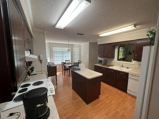 590 Lakeview Woods Drive, Mobile, AL 36695