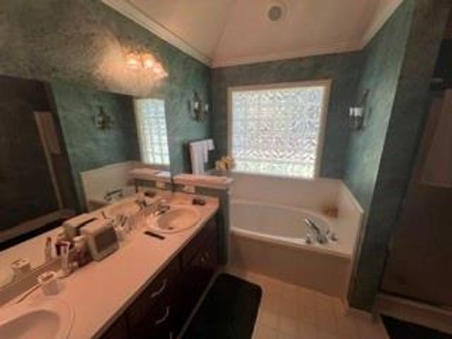 590 Lakeview Woods Drive, Mobile, AL 36695