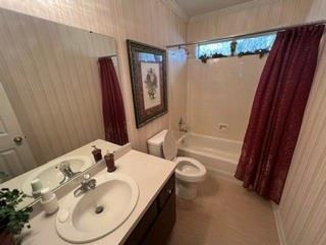 590 Lakeview Woods Drive, Mobile, AL 36695
