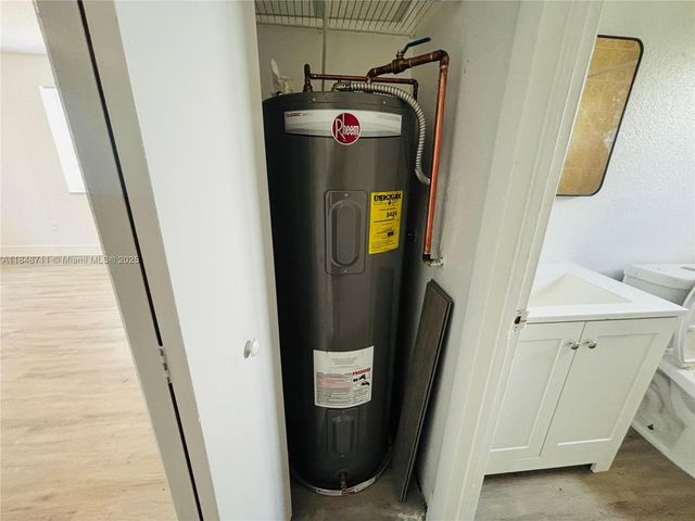 997 NW 11 STREET, Homestead, FL 33030