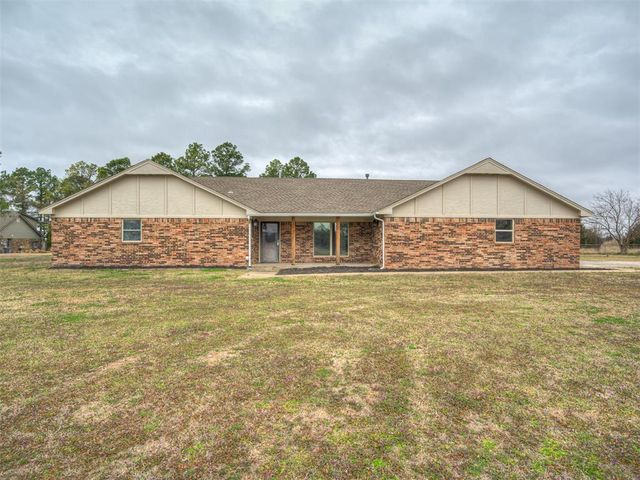 16 Orlando Drive, Shawnee, OK 74804