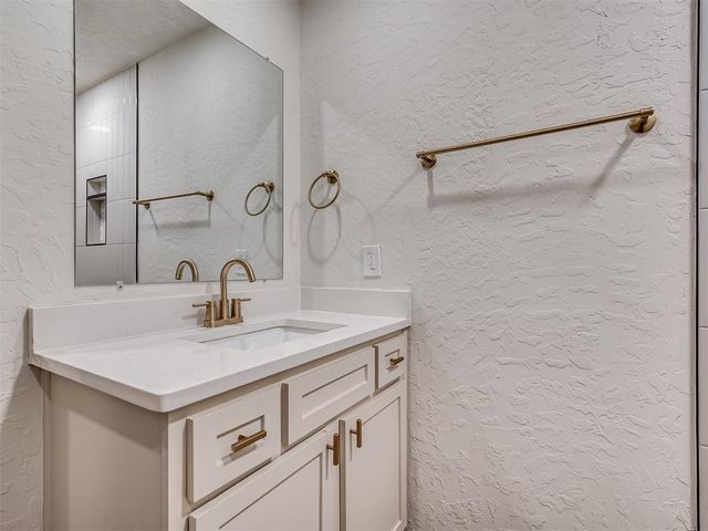 16 Orlando Drive, Shawnee, OK 74804