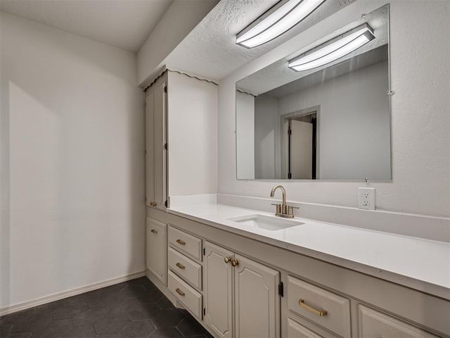 16 Orlando Drive, Shawnee, OK 74804