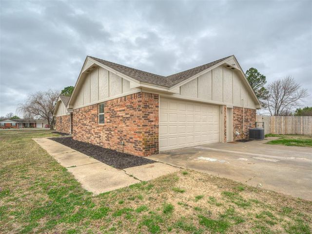 16 Orlando Drive, Shawnee, OK 74804
