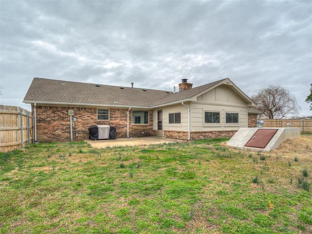 16 Orlando Drive, Shawnee, OK 74804
